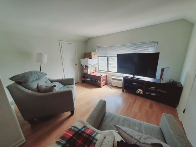 Photo - 22 Cove Rd Unit 5