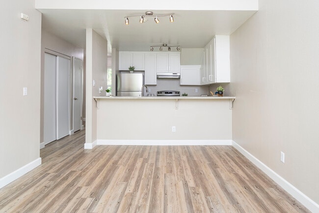 Photo - Americana Apartments