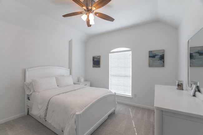 Photo - 135 S Rocky Point Cir