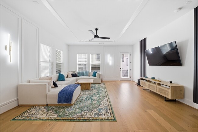 Photo - 2108 Beall St