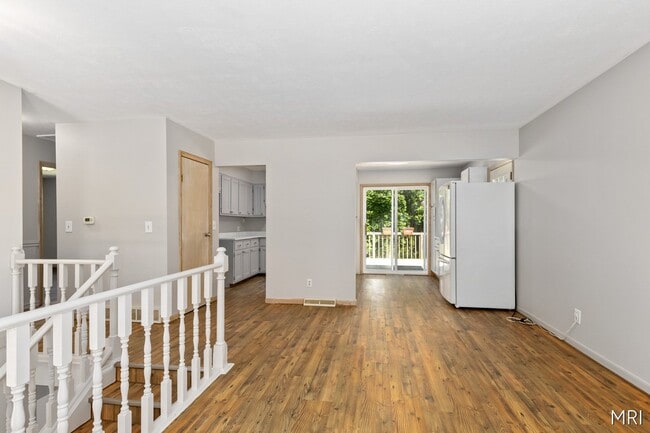Photo - 301 Stadium Dr
