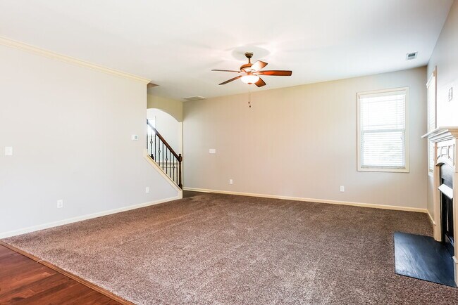 Photo - 716 McCarthy Dr