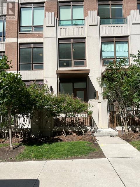 Photo - 310 Tweedsmuir Ave