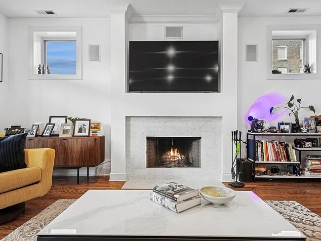 Photo - 453 N May St Unit May St.