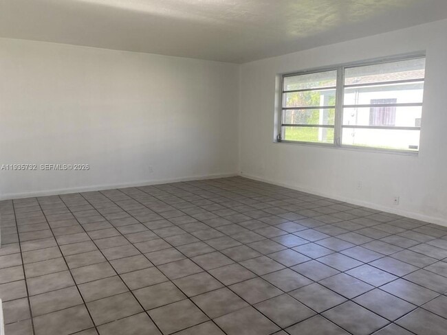 Photo - 5904 SW 27th St Unidad S