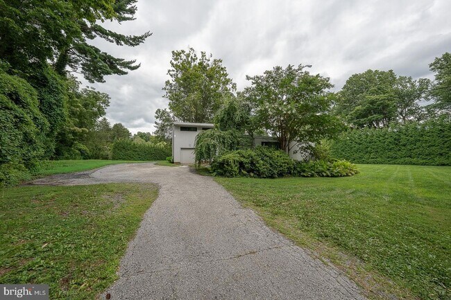 Photo - 701 Mt Pleasant Rd