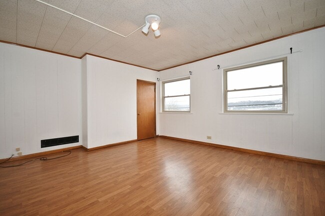 Photo - South Side 3BR - Simple, Solid, Ready