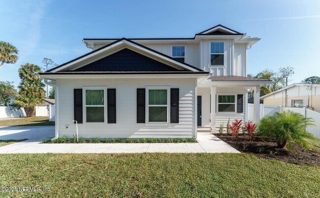 Building Photo - 1328 6th Ave N