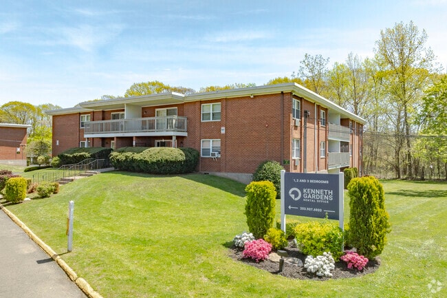 33 Kenneth St
