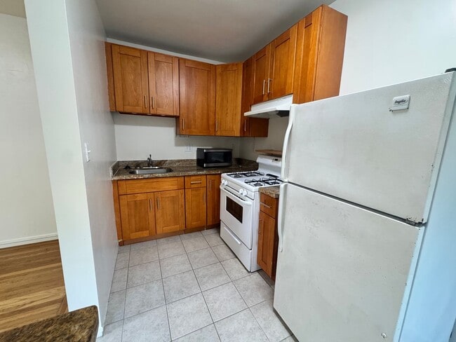 Photo - 530 Grove St Unit 1