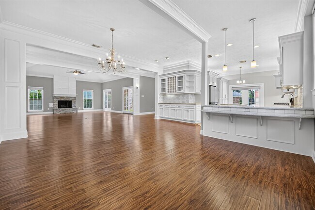 Photo - 10310 Chevy Chase Dr