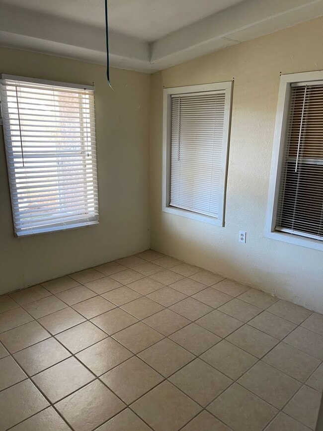 Photo - Spacious Home, Large En-suite Master Bath, Pets Allowed