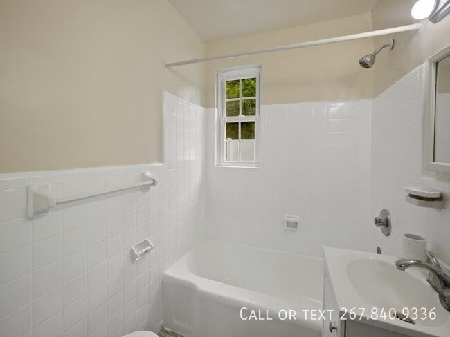 Photo - 30 Danbury St SE Unit 1