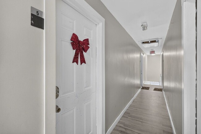 Photo - Cozy 1Bed/1Bath Rental in Lake Worth Beach Unit APT 6