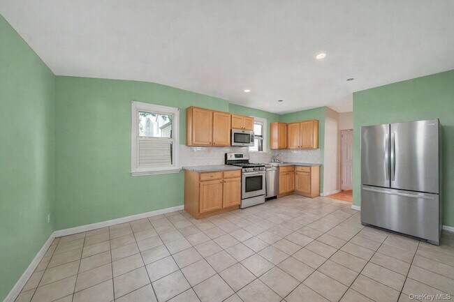 Photo - 138-41 230th Pl