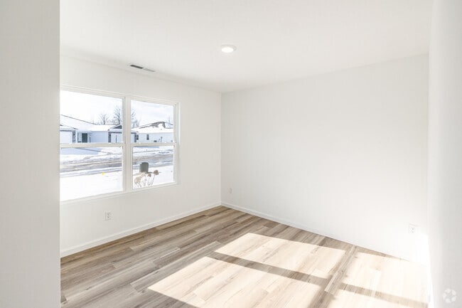 3 habitaciones, 2 baños - 1498 pies cuadrados - Unidad A - Dormitorio principal - Thunderhawk Villas