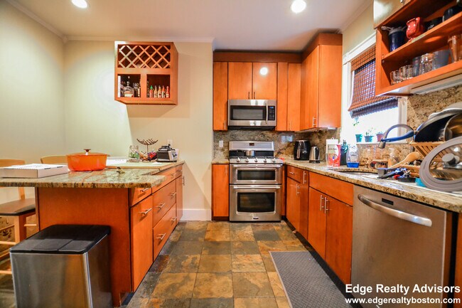 Photo - 5 Mapleton St