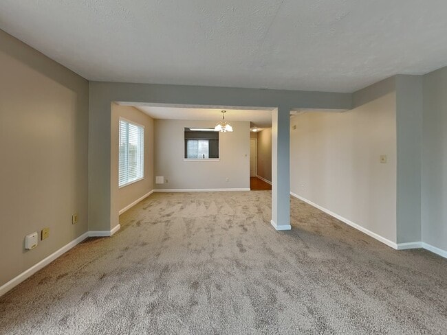 Photo - 2493 Grand Fir Dr