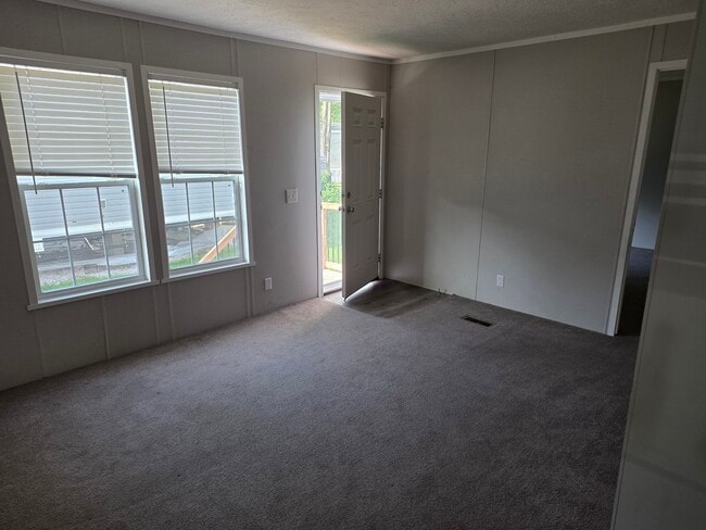 Photo - 2459 8 Mile Rd