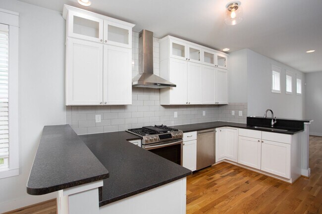Photo - Downtown Durham Oasis! - Three Bedroom Hom...