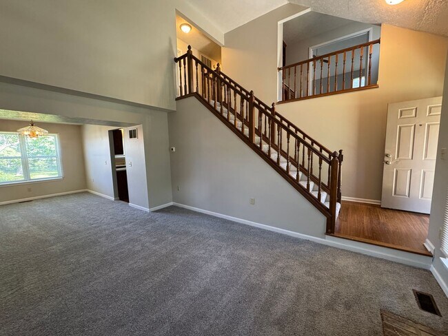 Photo - Eagle Creek 3 Bed 2.5 Bath