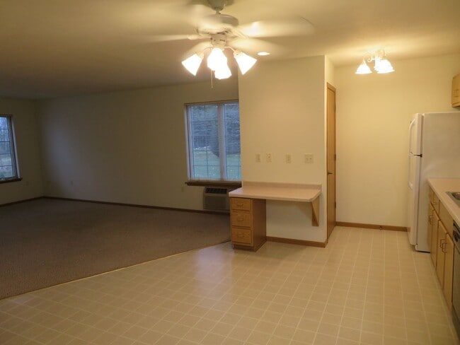 Photo - 584 W State St Unit 584 Apt#1