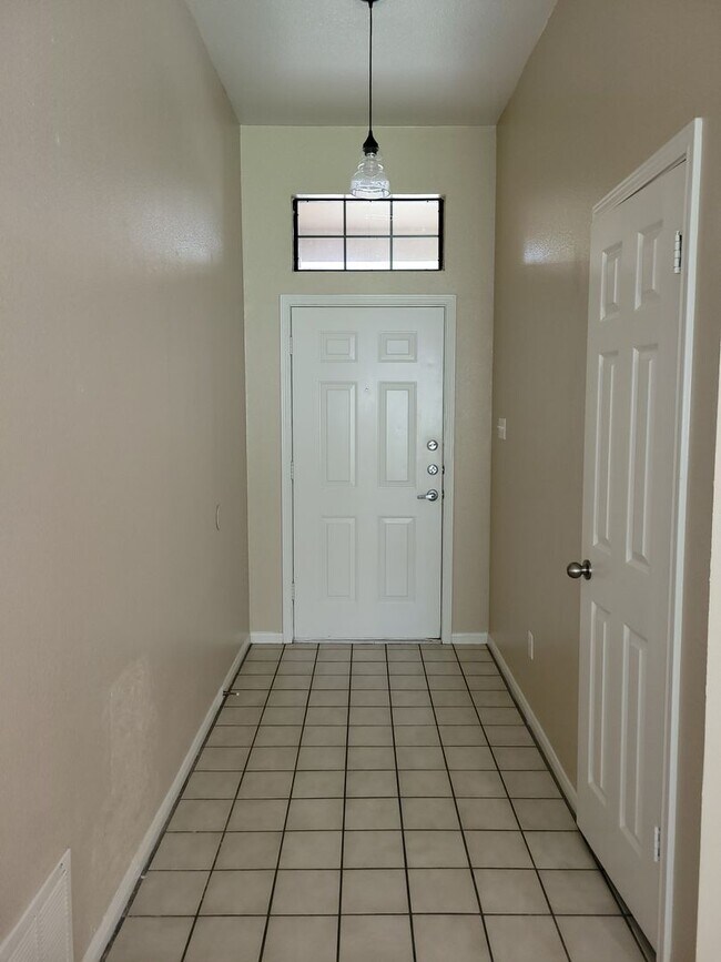 Photo - 3bd/2ba house close to major shopping, res...