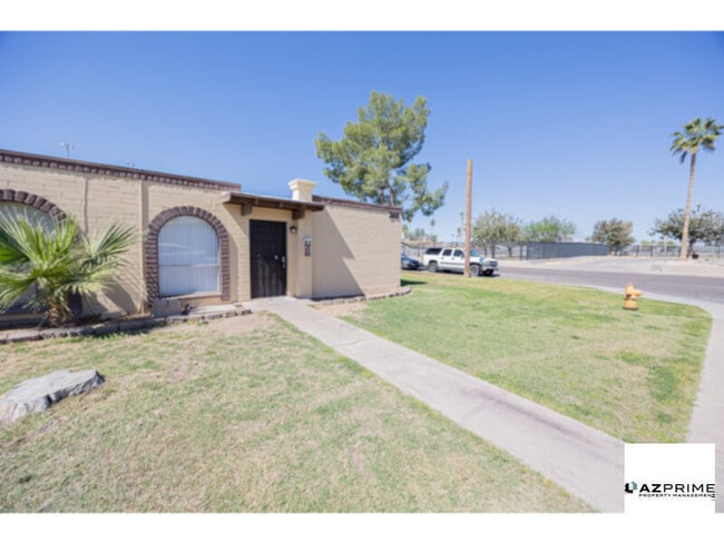 Building Photo - Find Your Peaceful Corner In Chandler With This Inviting 2/1 Apartment Where Bright Spaces And Thoug