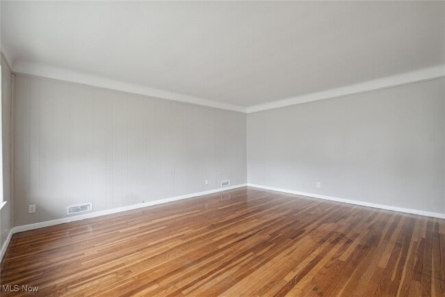 Photo - 5339 Elmwood Ave