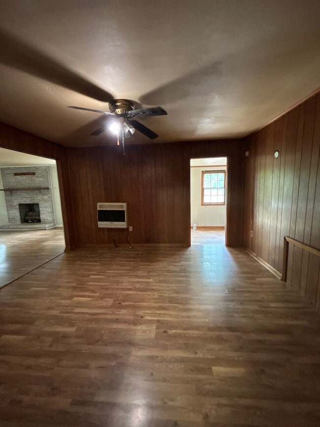 Photo - 505 N College St