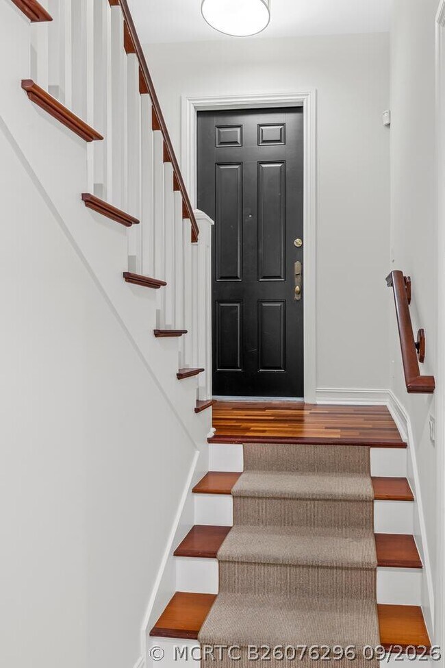 310 Tuxedo Ln