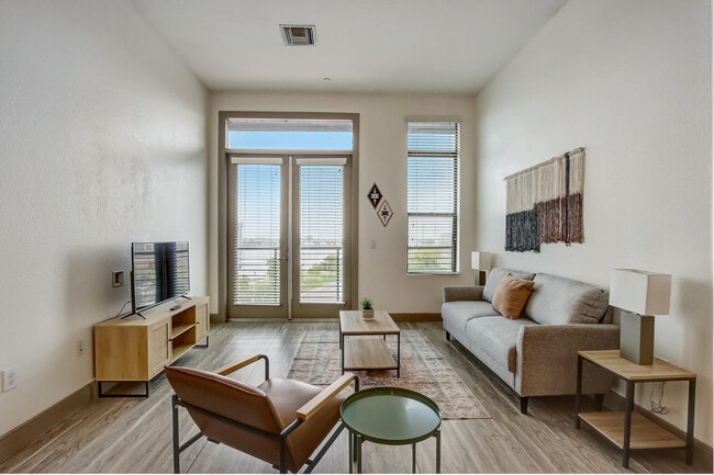 Photo - 555 N College Ave Unit SI ID1014597P