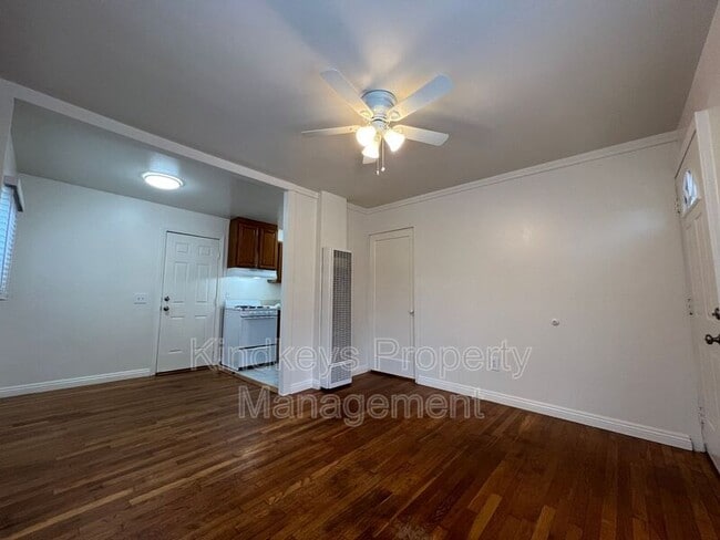 Photo - 5046.5 Muir Ave