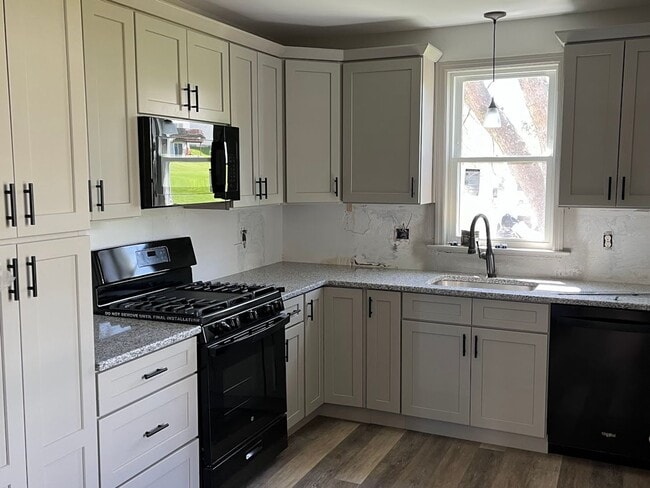 Photo - 36 N Lee St