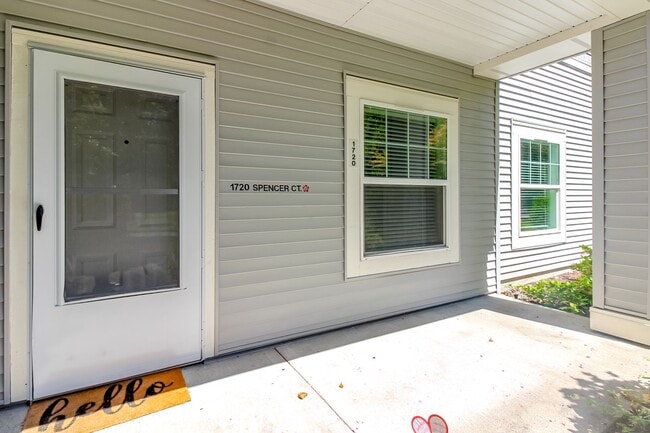 Photo - Low maintenance condo living in DuPont