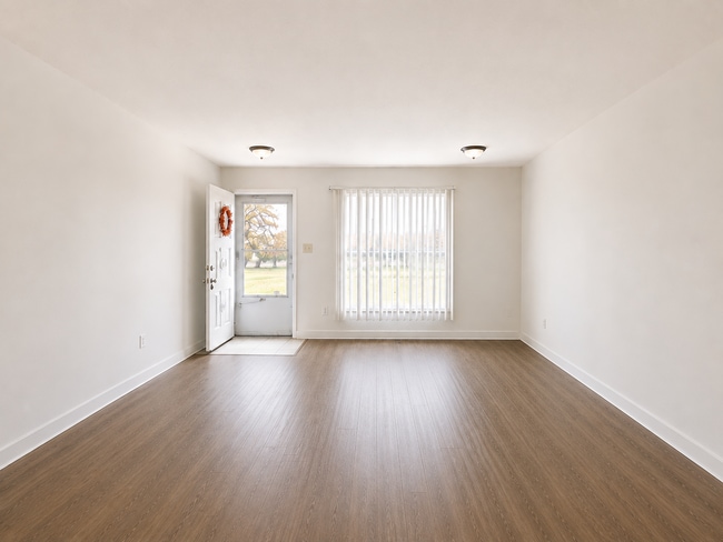 Photo - 220 Sherwood Dr