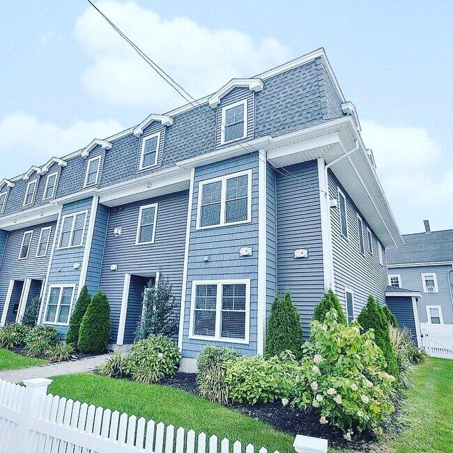 Photo - 172 Bright St Unit 4