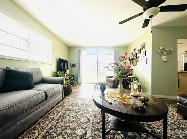 Building Photo - 2500 SW 81st Ave Unit 201 Rental