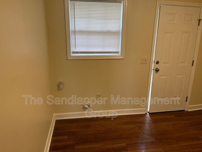 Photo - 634 Cashew St Unit B