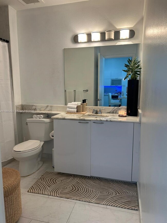 Photo - 234 NE 3rd St Unidad 2009