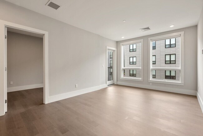 Photo - 3193 Washington St Unit 204