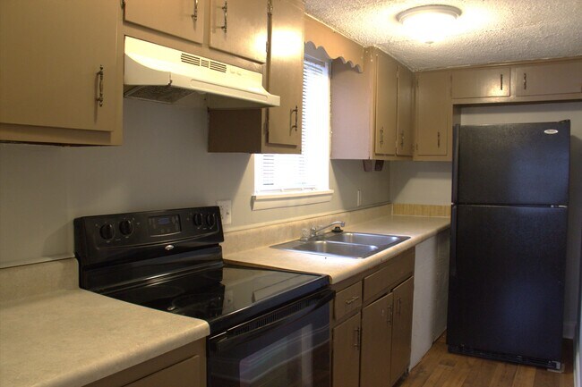 Photo - 2714 Clayton Dr NW