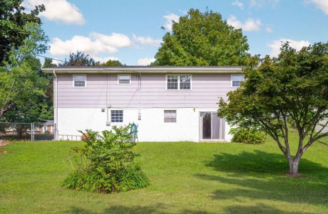 Photo - 8912 Bayview Dr