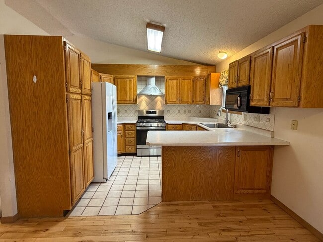 Photo - 1005 Princewood Pl