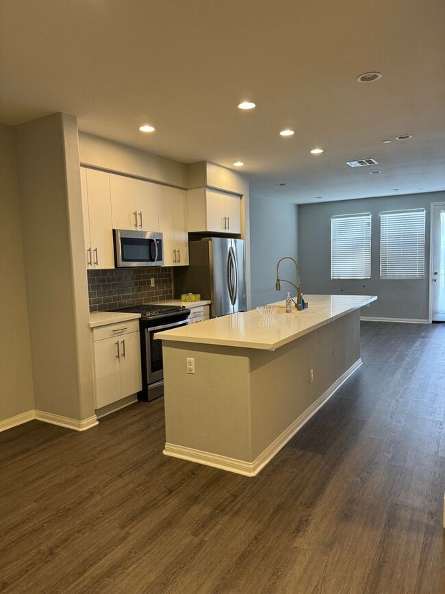 15330 Jasmine Ln