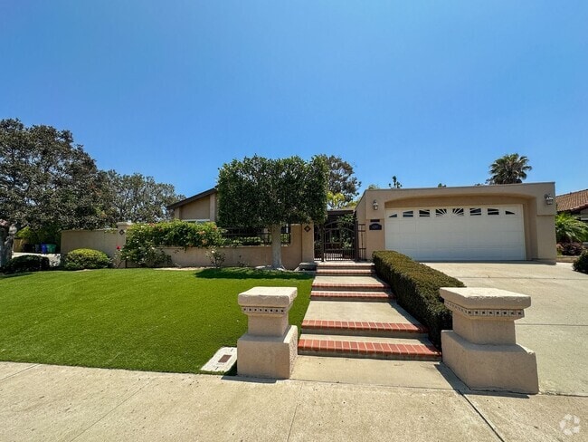 Building Photo - Stylish 3 Bedroom + Office, 2 Bath Single-... Rental