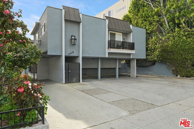 Building Photo - 1939 Selby Ave Unit 2