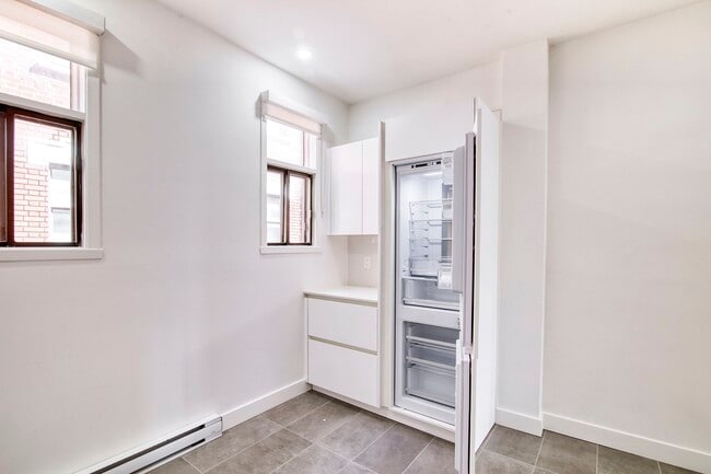 Photo - 6885-6891 Sherbrooke west Unit 4