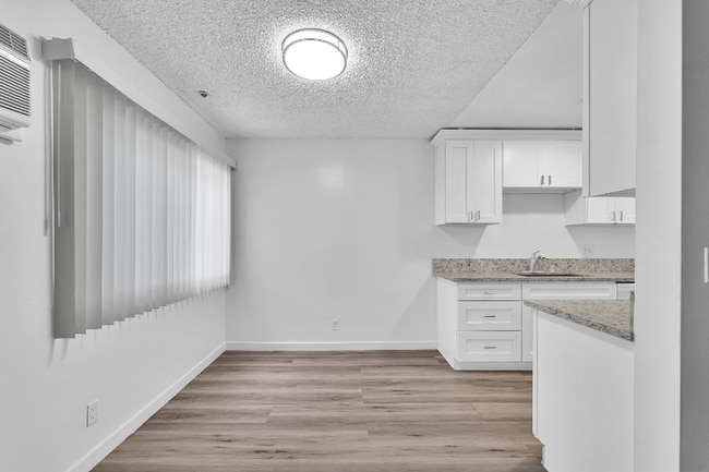 Photo - 1009 N Edinburgh Ave Unidad 3