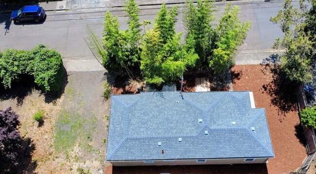 Photo - 3 Bedroom, 1 Bathroom S. Eugene Home